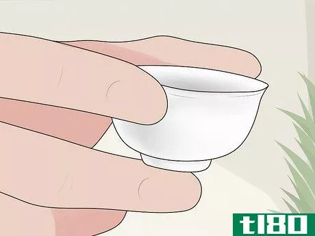 Image titled Hold a Chinese Tea Cup Step 4