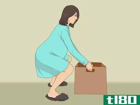 Image titled Lift Objects When Pregnant Step 6