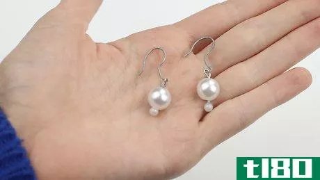 Image titled Make Pearl Earrings Step 3