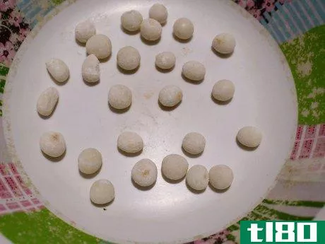 Image titled Make Beads from Flour and Water Step 7