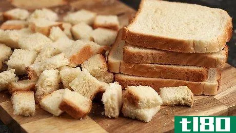 如何用不新鲜的面包做面包屑(make bread crumbs with stale bread)