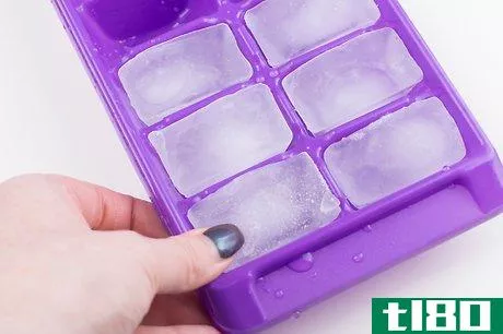 Image titled Make Ice Cubes with an Ice Tray Step 5
