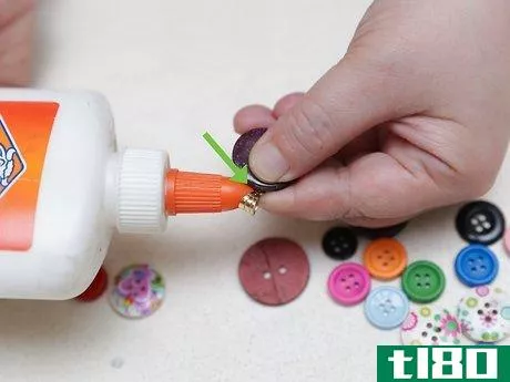 Image titled Make a Button Necklace Step 11