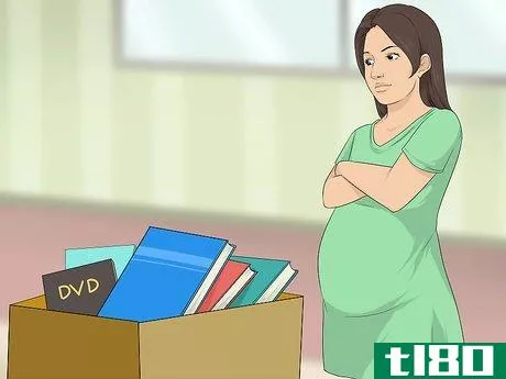 Image titled Lift Objects When Pregnant Step 1