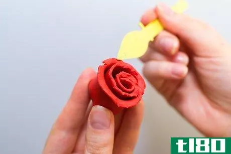 Image titled Make Roses out of Fondant Step 6