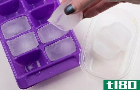 Image titled Make Ice Cubes with an Ice Tray Step 6