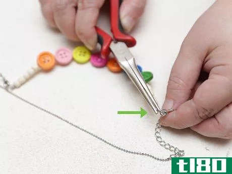 Image titled Make a Button Necklace Step 19