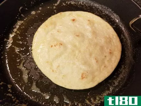 Image titled Tortilla_in_pan_step2
