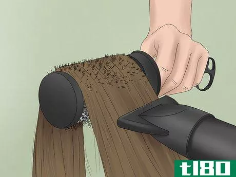 Image titled Blow Dry Hair With Natural Waves Step 5