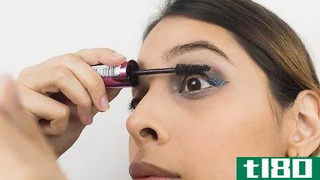 Image titled Apply Glitter Eye Makeup Step 13