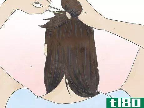 Image titled Apply Tape‐In Hair Extensions Step 3