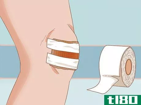 Image titled Apply Different Types of Bandages Step 20