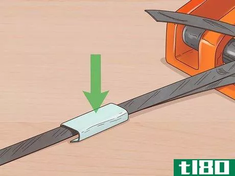 Image titled Use a Uline Strapping Tool Step 6