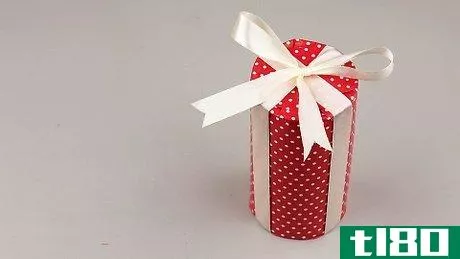 Image titled Wrap Cylindrical Gifts Step 5