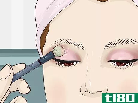 Image titled Apply Eyeshadow That Lasts Step 9