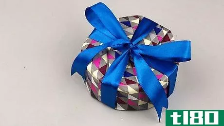 Image titled Wrap Cylindrical Gifts Step 13