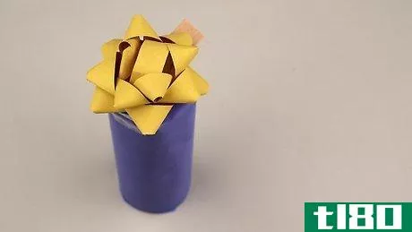 Image titled Wrap Cylindrical Gifts Step 26