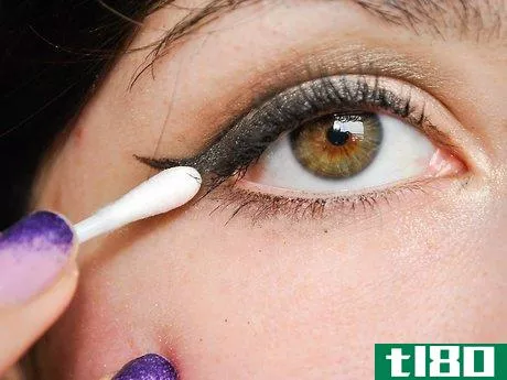 Image titled Apply 1960's Style Eye Makeup Step 10