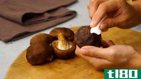 Image titled Saute Mushrooms Step 1
