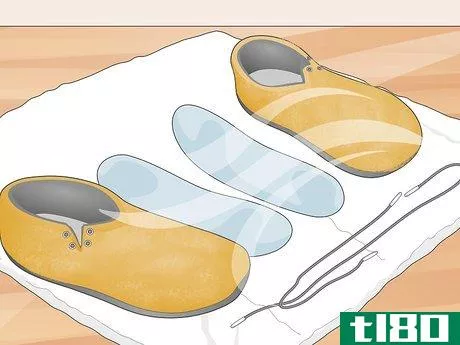 Image titled Clean Felt Shoes Step 13