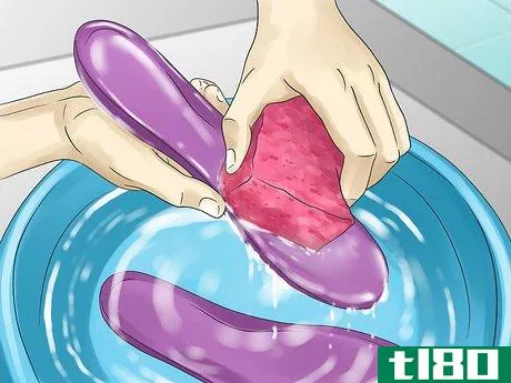 Image titled Clean Insoles Step 4