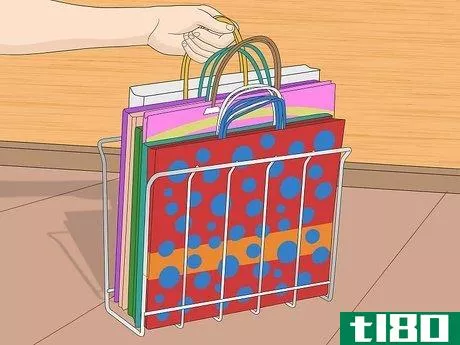 Image titled Store Gift Bags Step 1