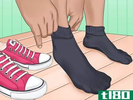 Image titled Clean Insoles Step 14