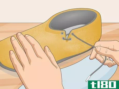 Image titled Clean Felt Shoes Step 8