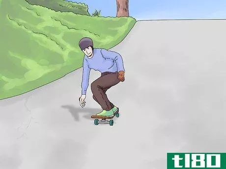 Image titled Carve on a Skateboard Step 9