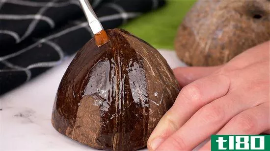 550px-nowatermark-Carve-a-Coconut-Shell-Step-12