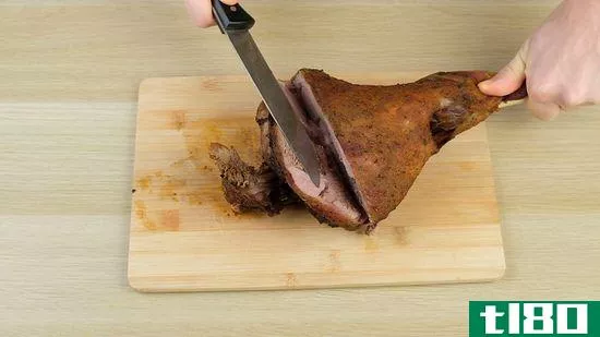 550px-nowatermark-Carve-a-Leg-of-Lamb-Step-3