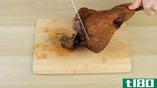 550px-nowatermark-Carve-a-Leg-of-Lamb-Step-2