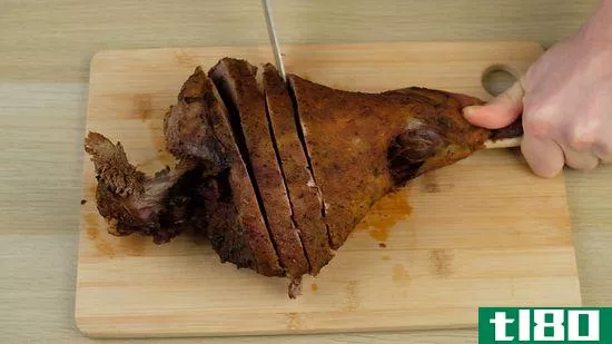 550px-nowatermark-Carve-a-Leg-of-Lamb-Step-4