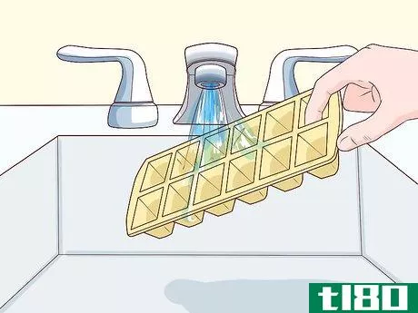 Image titled Clean and Disinfect Ice Trays Step 5