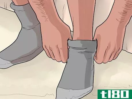 Image titled Eliminate Odor from Smelly Shoes Step 16