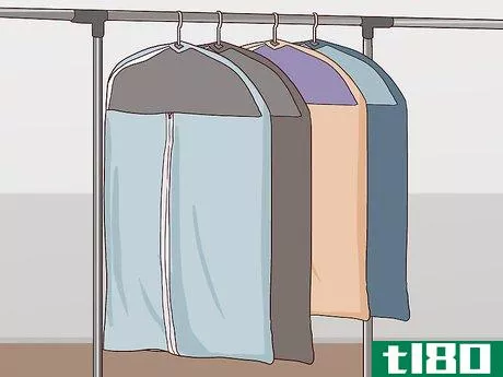 Image titled Pack Linen Clothes Step 1