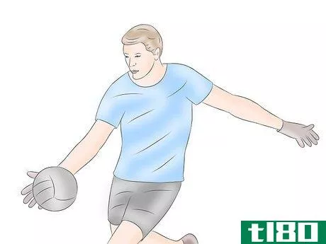 Image titled Play As a Futsal Goalkeeper Step 5