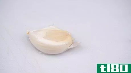 Image titled Peel a Garlic Clove Step 3
