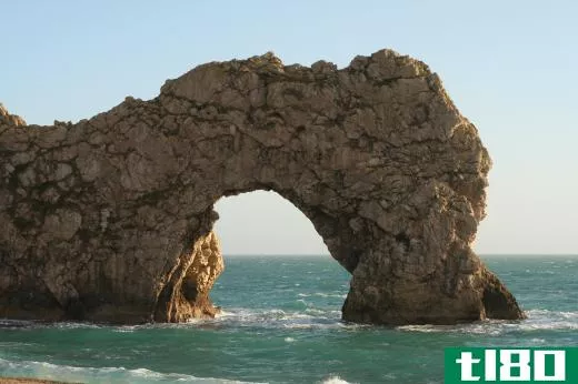 The Durdle Door is one of the sea arches of southern England.