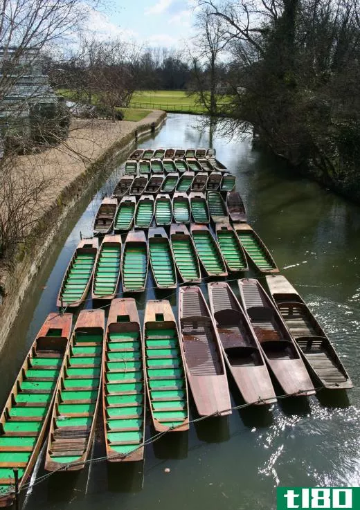 Punts are common on the Thames.