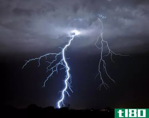 Positive lightning may occur during heavy thunderstorms.