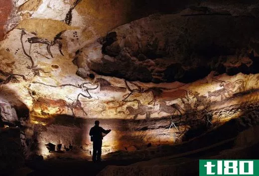 The pigmentation used in the cave paintings at Lascaux was derived from iron oxide.