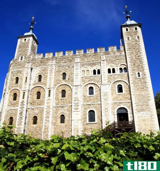 The Tower of London is located along the Thames.