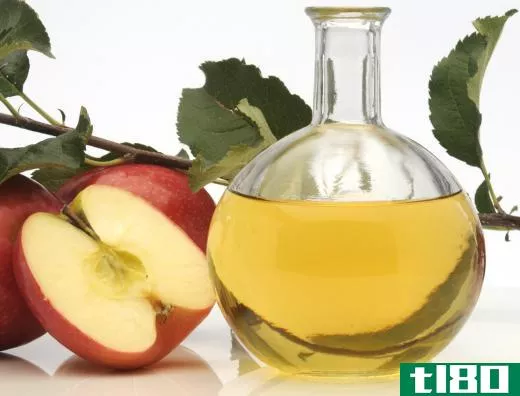 It can be beneficial to use apple cider vinegar between shampoos.
