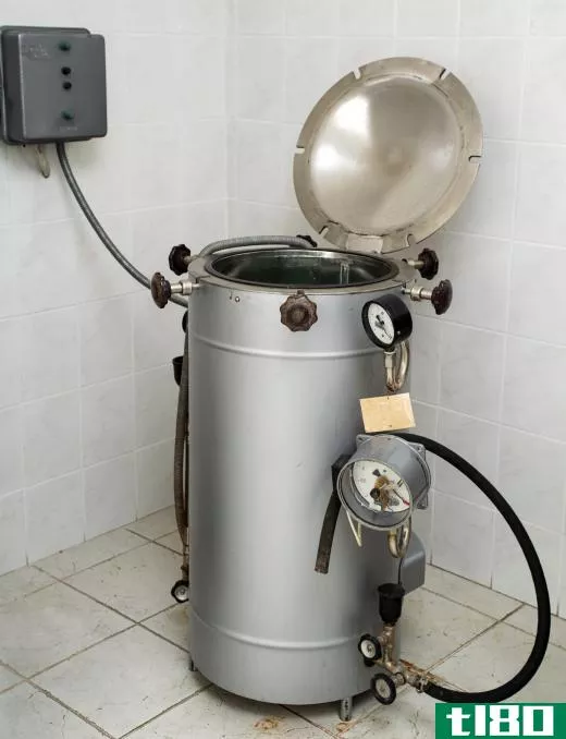 The autoclave in a tattoo shop should be visible to ensure that the tools being used have been sterilized.