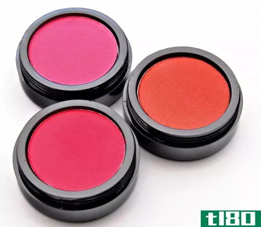 Applying blush can highlight the apples of the cheeks.