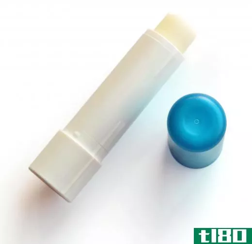 There are a number of benefits to using beeswax lip balm.