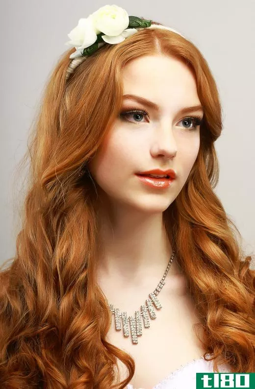Golden, copper, and champagne colored shades are appropriate for redheads.