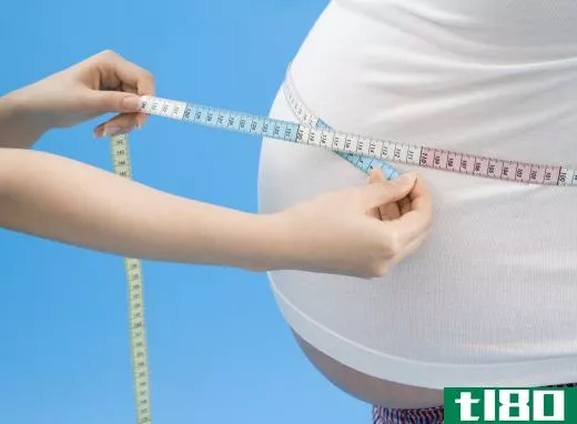 Striae are often seen in obese people who have gained weight at a rapid pace.
