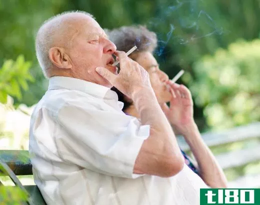 Elderly people who smoke can experience discoloration of their hair and skin.